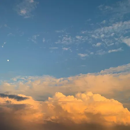 La Roca Balcon Al Mar Homestay