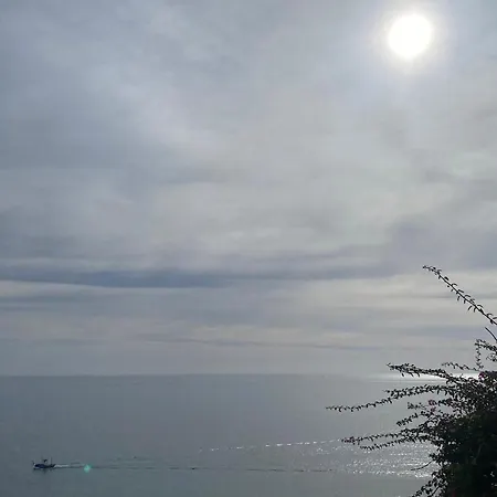 Homestay La Roca Balcon Al Mar *